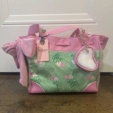 Borsa nuova con etichette